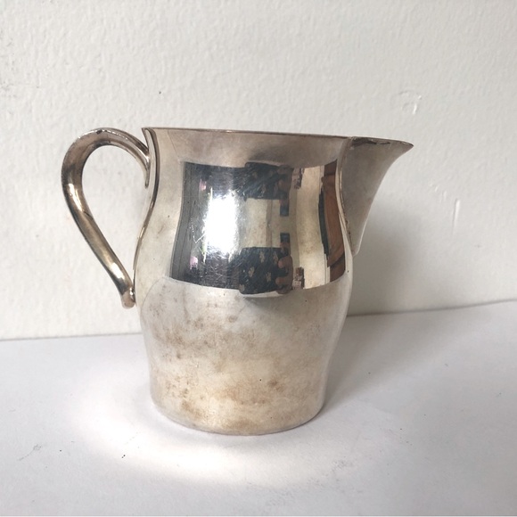 WM Rogers Paul Reverie Reproduced Silver plated creamer - Picture 1 of 7